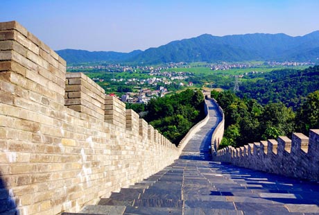南方長(zhǎng)城-怪石嶺1日游登怪石嶺長(zhǎng)城，歡聚農(nóng)家樂(lè)，甜蜜親子游