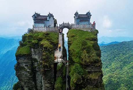 <至尊梵凈山>梵凈山、黃果樹(shù)瀑布、大小七孔、西江千戶苗寨 雙高6日游原生態(tài)苗族風(fēng)情、神州大瀑布
